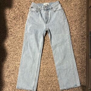 Abercrombie & Fitch Light Wash High Rise 90s Relaxed Jean Curve Love